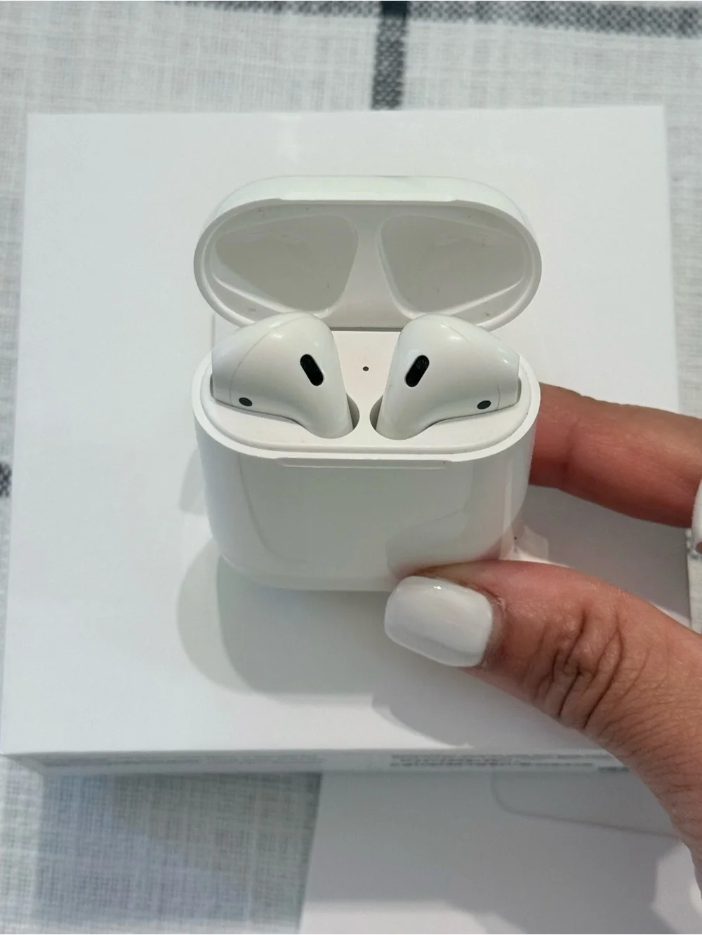 Apple AirPods (2nd Gen) with Charging Case